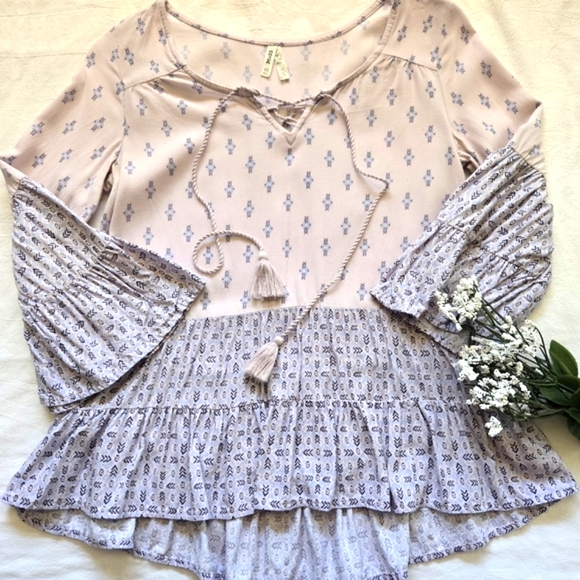 Mudd Tops - Mudd BOHO Vintage 3/4 Bell Sleeved Ruffled Pink and Purple Blouse Size XS